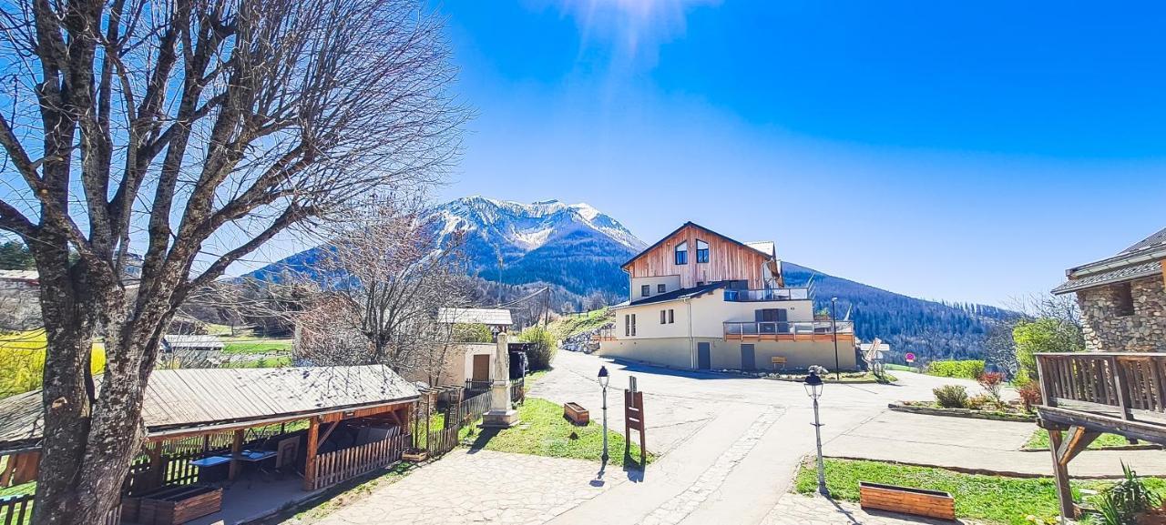 L'Auberge Saint-Vincent-les-Forts Экстерьер фото